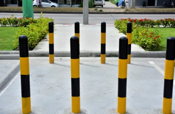 hydraulic bollards